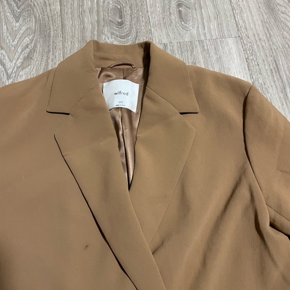 Aritzia Wilfred Cherrelle Blazer - Picture 2 of 11